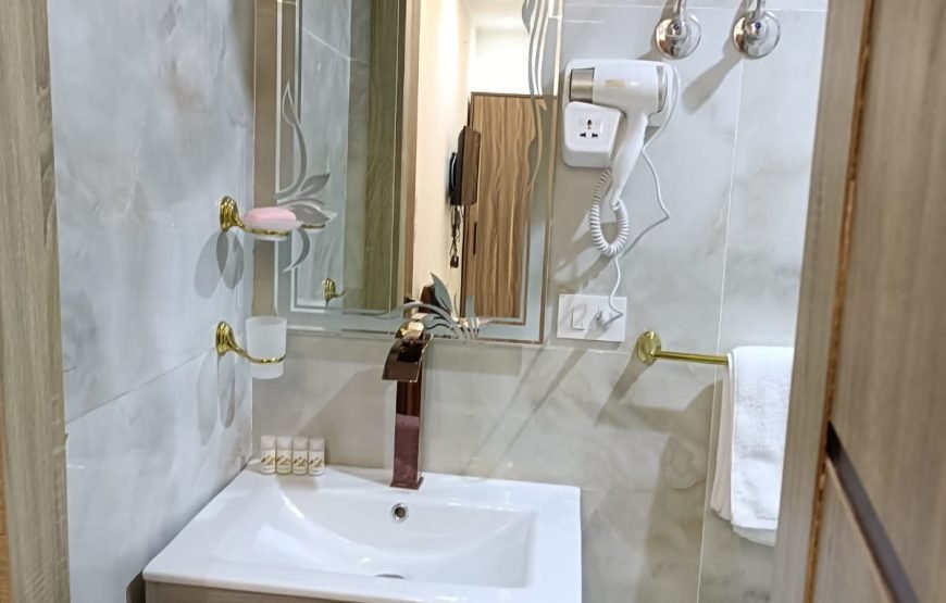 Double Room (106)